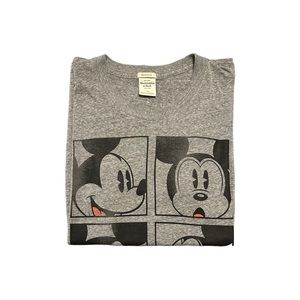 Abercrobie and Fitch graphic tee